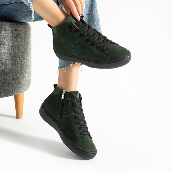 Дамски зелени спортни боти до глезена от набук Amazonia