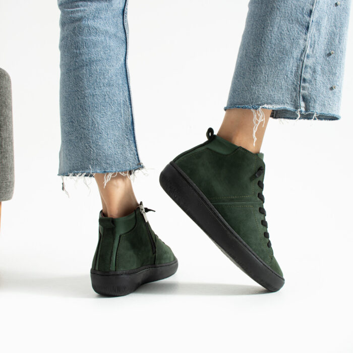 Дамски зелени спортни боти до глезена от набук Amazonia