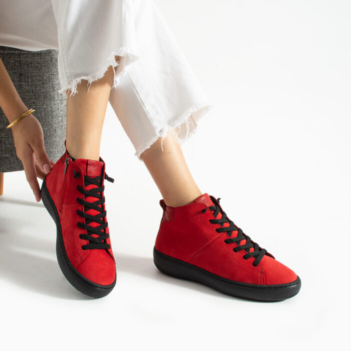 Дамски червени спортни боти до глезена от набук Amazonia