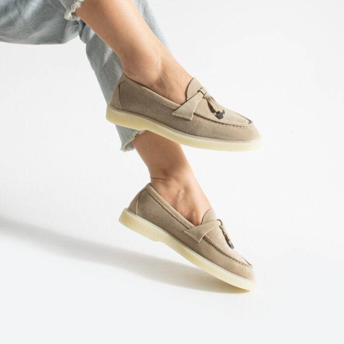 Дамски бежови мокасини от естествен велур Mombasa