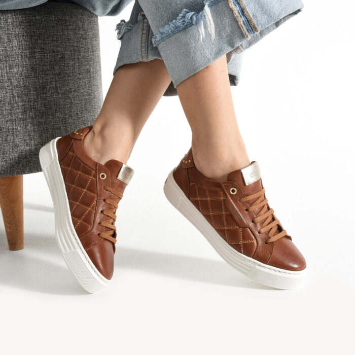 Дамски кафяви кецове от естествена кожа Giza