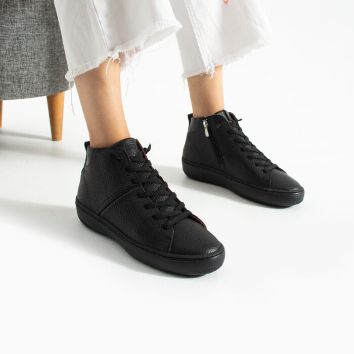 Дамски черни спортни боти до глезена от естествена кожа Amazonia