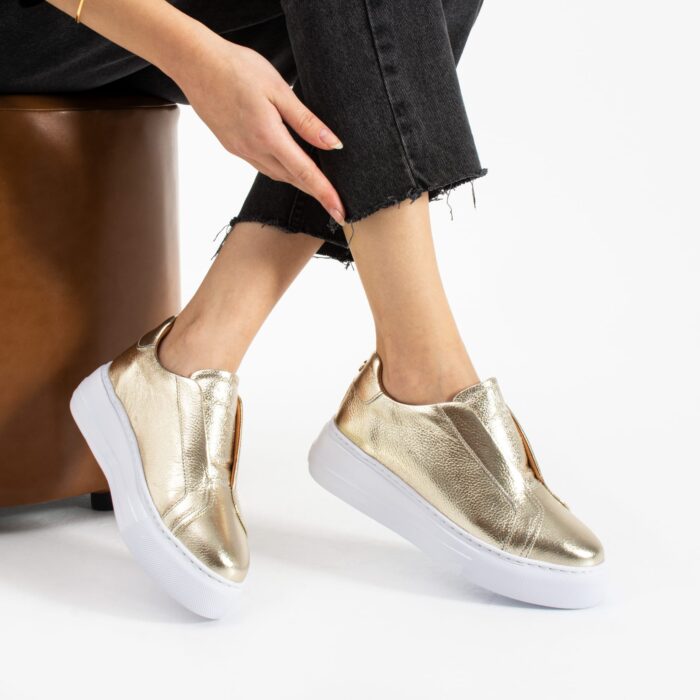 Дамски златисти сникърси от естествена кожа с висока подметка Agra