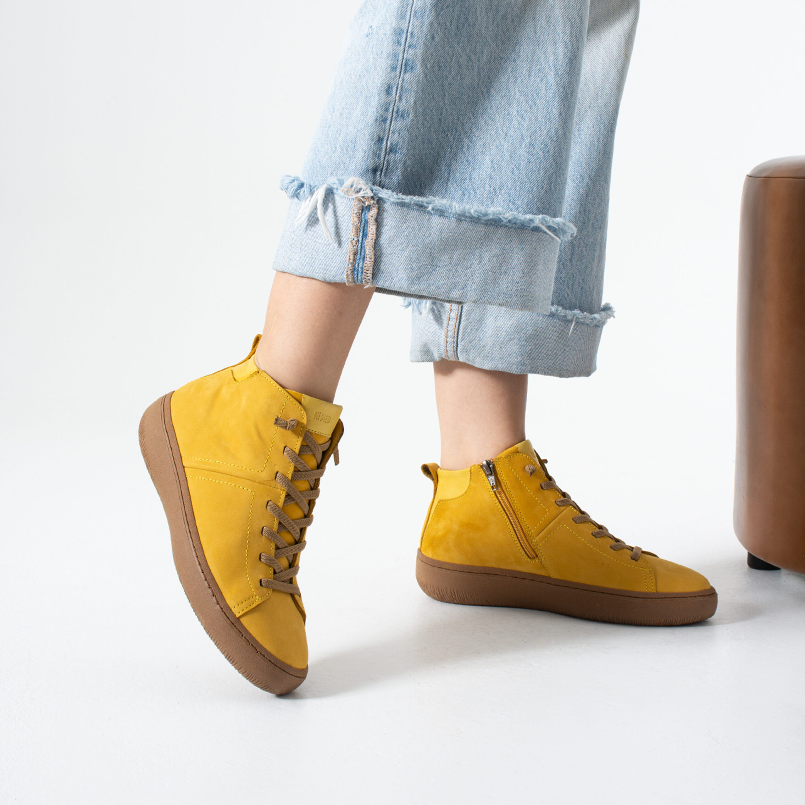 Дамски жълти спортни боти до глезена от набук Amazonia Дамски жълти спортни боти до глезена от набук Amazonia - Image 4