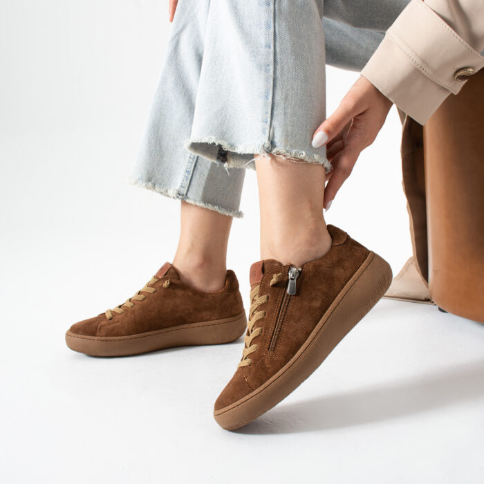 Дамски кафяви спортни обувки от естествен велур Gao