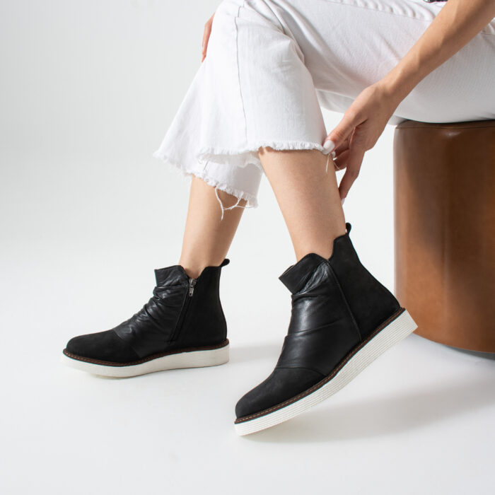 Дамски черни боти от естествена кожа и велур Havana