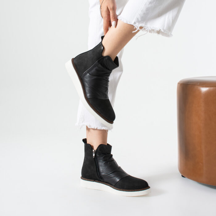 Дамски черни боти от естествена кожа и велур Havana