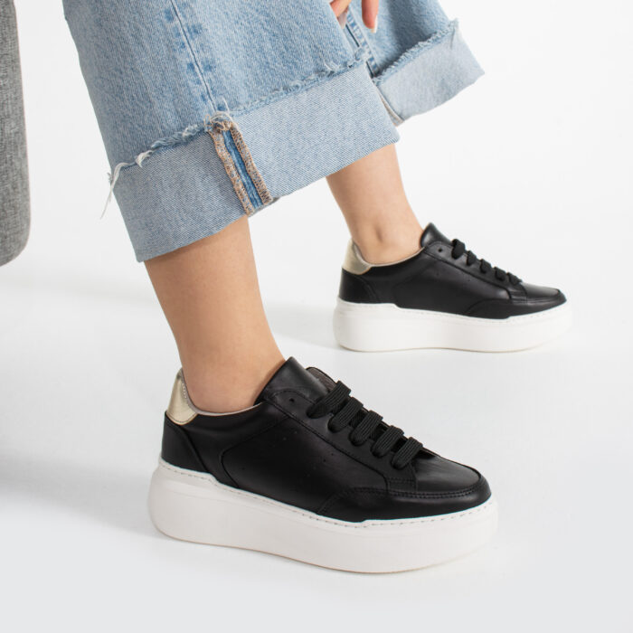 Дамски черни кецове от естествена кожа Honduras