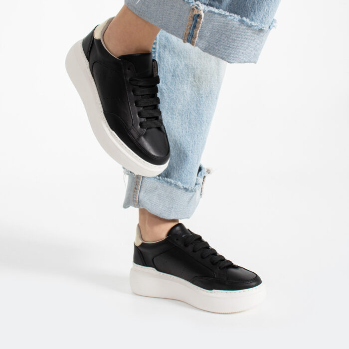 Дамски черни кецове от естествена кожа Honduras