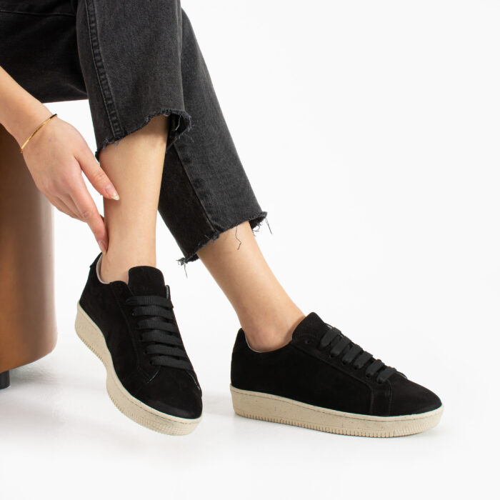 Дамски черни кецове от естествен велур Amarna