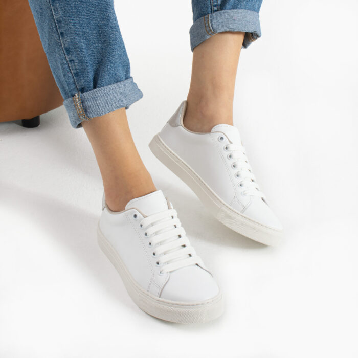 Дамски бели кецове от естествена кожа Harar