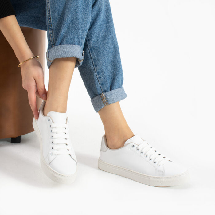 Дамски бели кецове от естествена кожа Harar