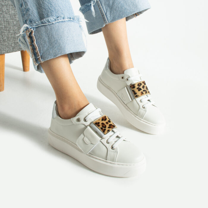 Дамски бели кецове от естествена кожа и леопардов акцент Leana