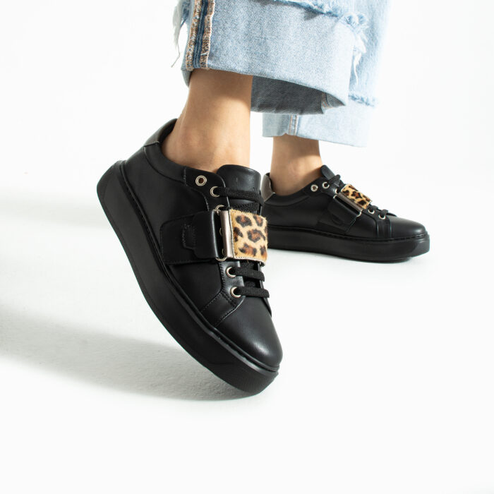 Дамски черни кецове от естествена кожа и леопардов акцент Leana