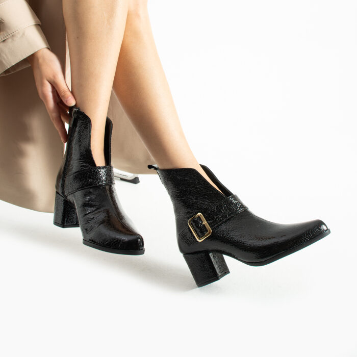 Дамски черни лачени боти на ток от естествена кожа Cara