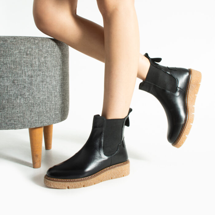 Дамски черни челси боти от естествена кожа с каучукова подметка Tabia