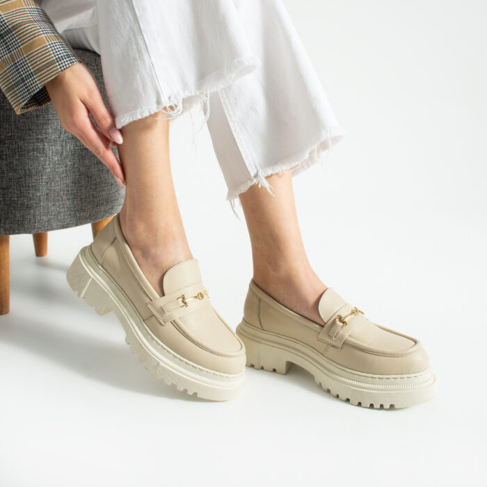 Дамски бежови мокасини от естествена кожа с груба подметка Carmen